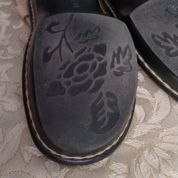 NAOT SANDALS - Picture 7 of 9